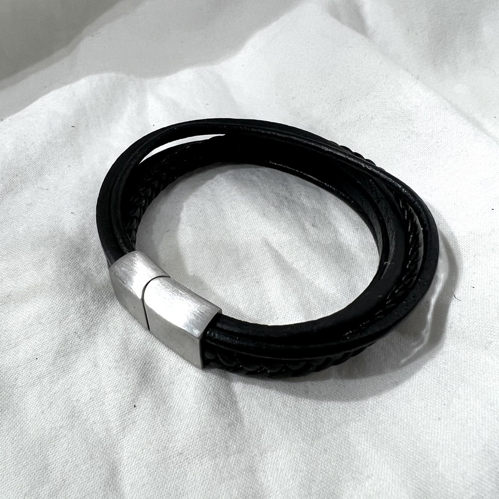 Mens Genuine Leather Bracelet a mix of Different Leather textures Size 8☑️
